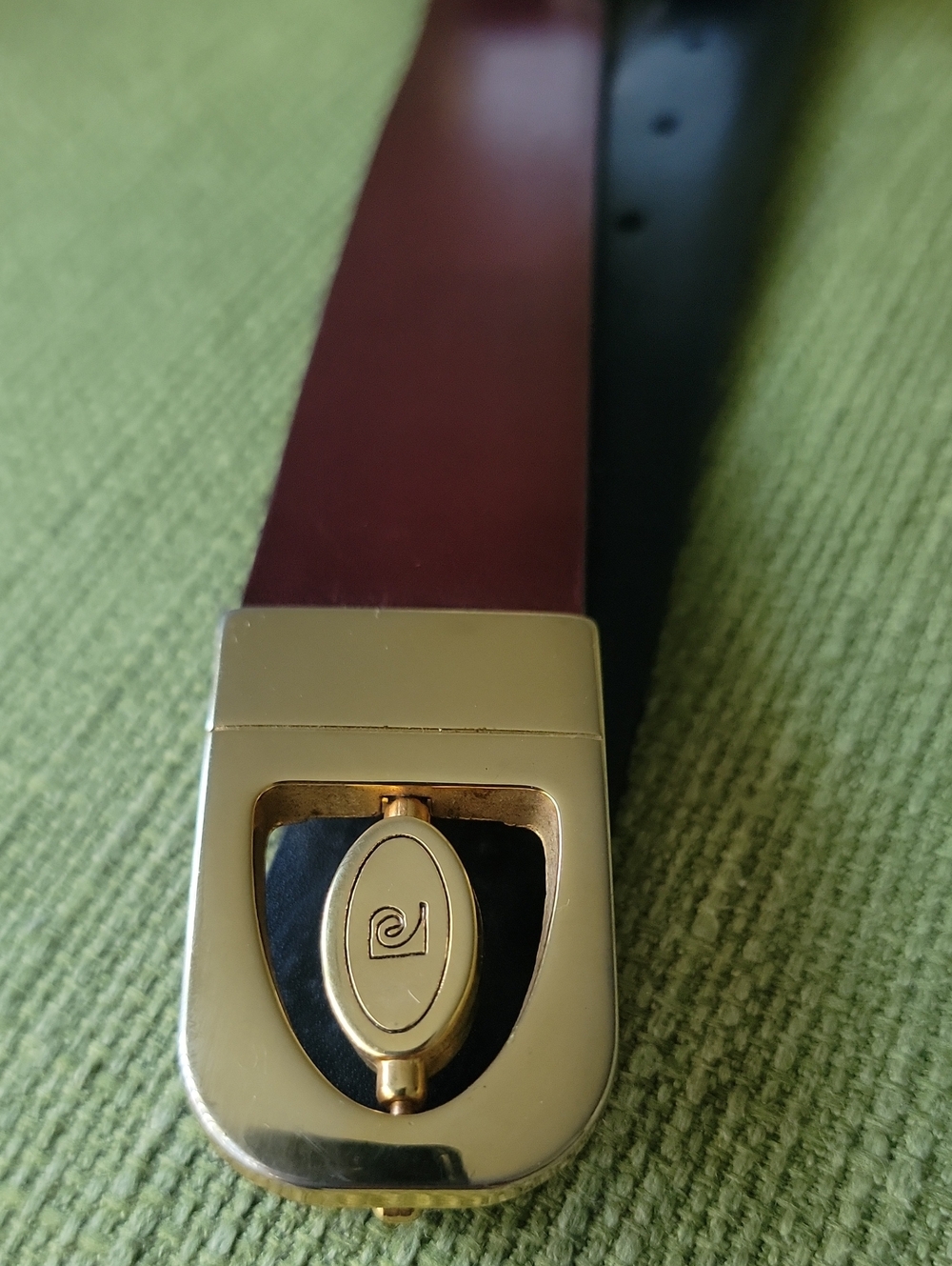 Pierre Cardin Men's Reversible Burgundy/Black Leather Belt with Gold Buckle